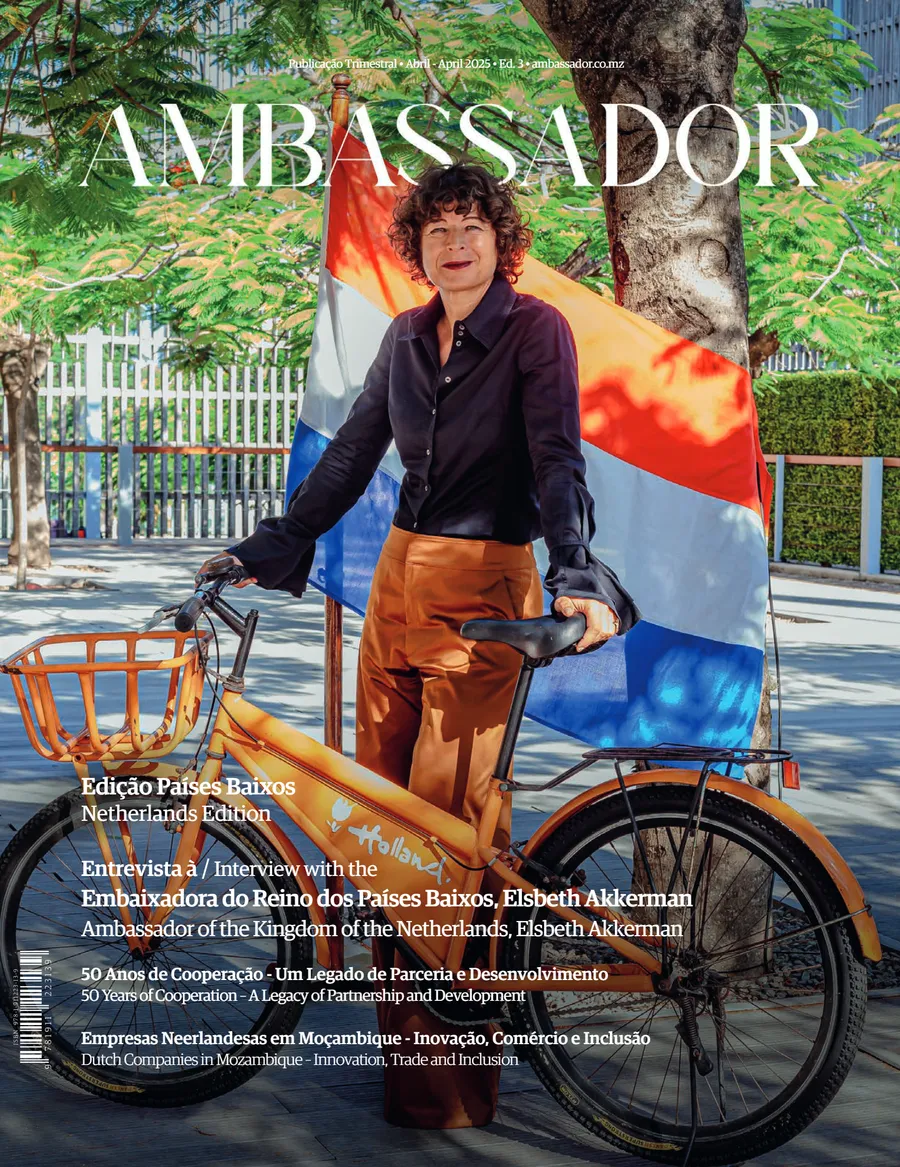 Capa da edição 3 da revista Ambassador