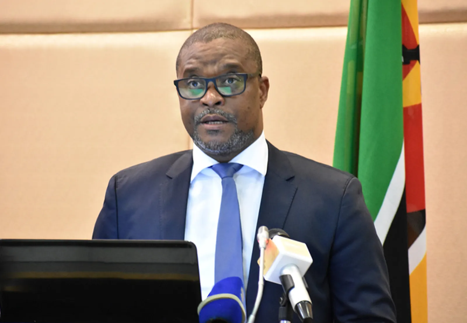 Moçambique Propõe Conversão da Dívida Externa em Saúde: O Caminho para um Futuro Melhor