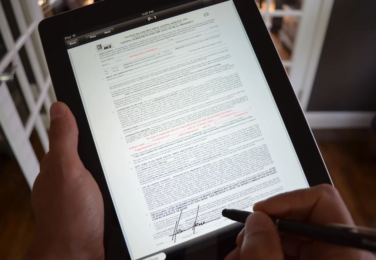 Adeus Papelada: Moçambique Caminha para a Era da Documentação Digital!