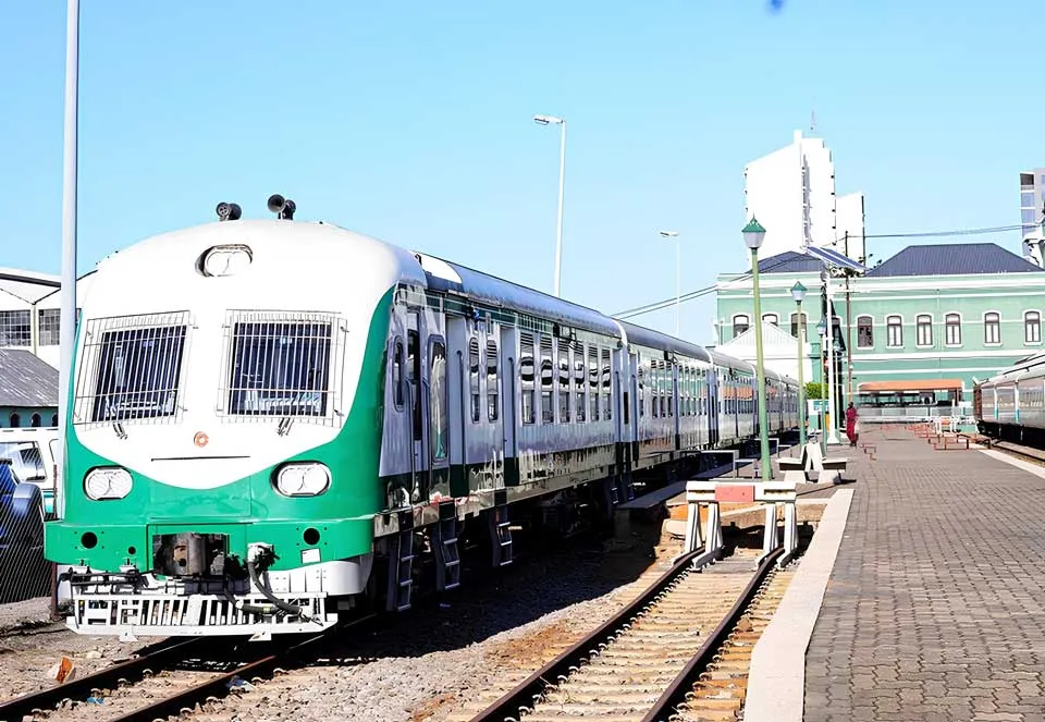 BAD Investe 40 Milhões de Dólares em Transporte Ferroviário de Moçambique para Impulsionar Sustentabilidade e Eficiência