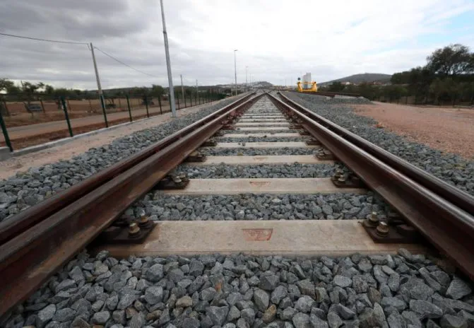 Moçambique Prevê Manusear 83 Milhões de Toneladas de Carga até ao Fim do Ano