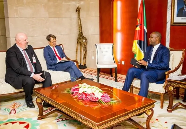 Embaixador dos EUA Peter H. Vrooman garante apoio a Moçambique – Mas há um alerta!