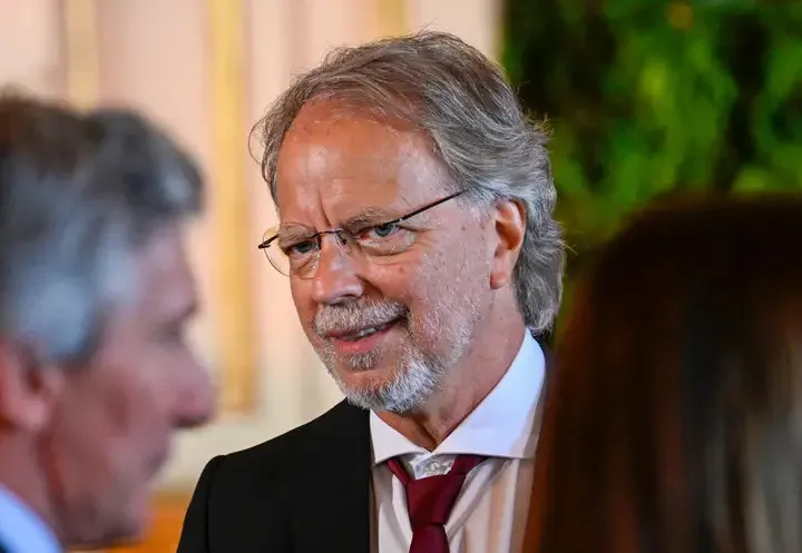 Mia Couto homenageado com prestigiado prémio internacional nos Estados Unidos