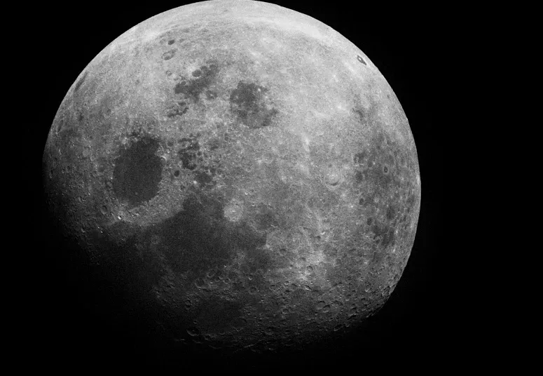 China e Rússia firmam acordo para construir central nuclear na Lua até 2036