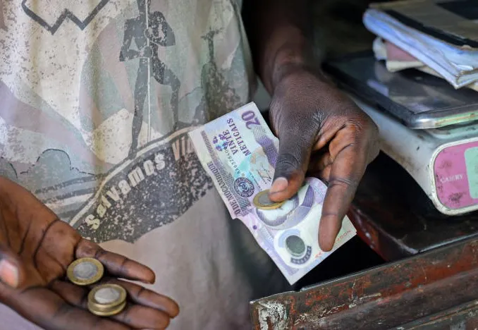Depósitos de poupança em Moçambique atingem recorde histórico de 302,5 mil milhões de meticais