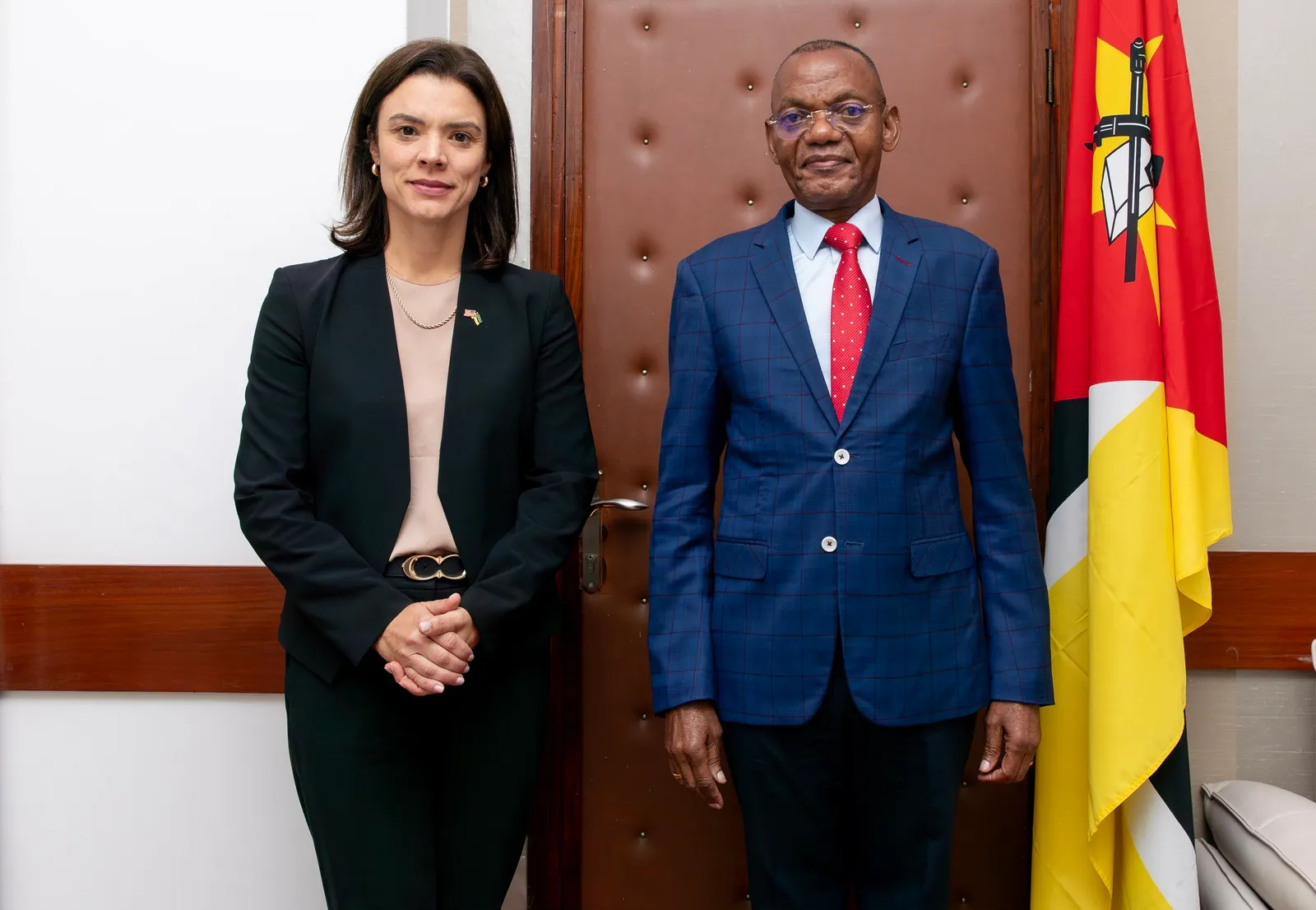 Moçambique e EUA reforçam laços na segurança e combate ao crime