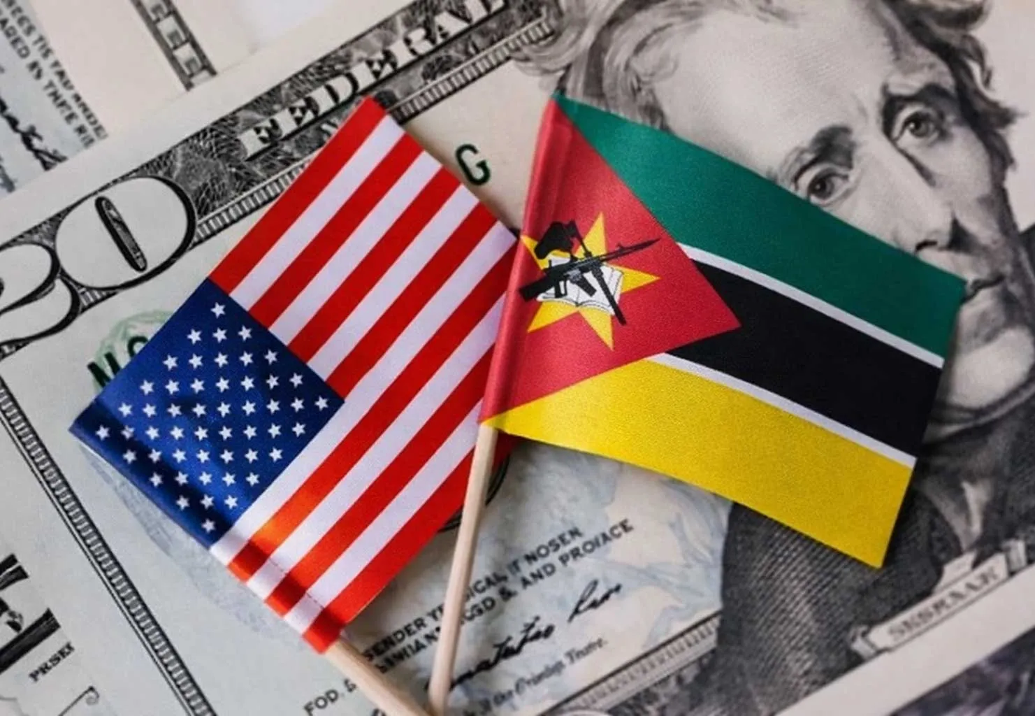 Queda do dólar pode aliviar pressões económicas em Moçambique