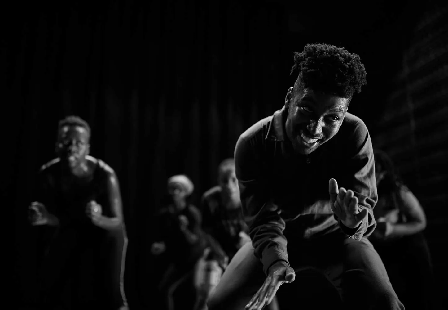 Para além do teatro e da dança.