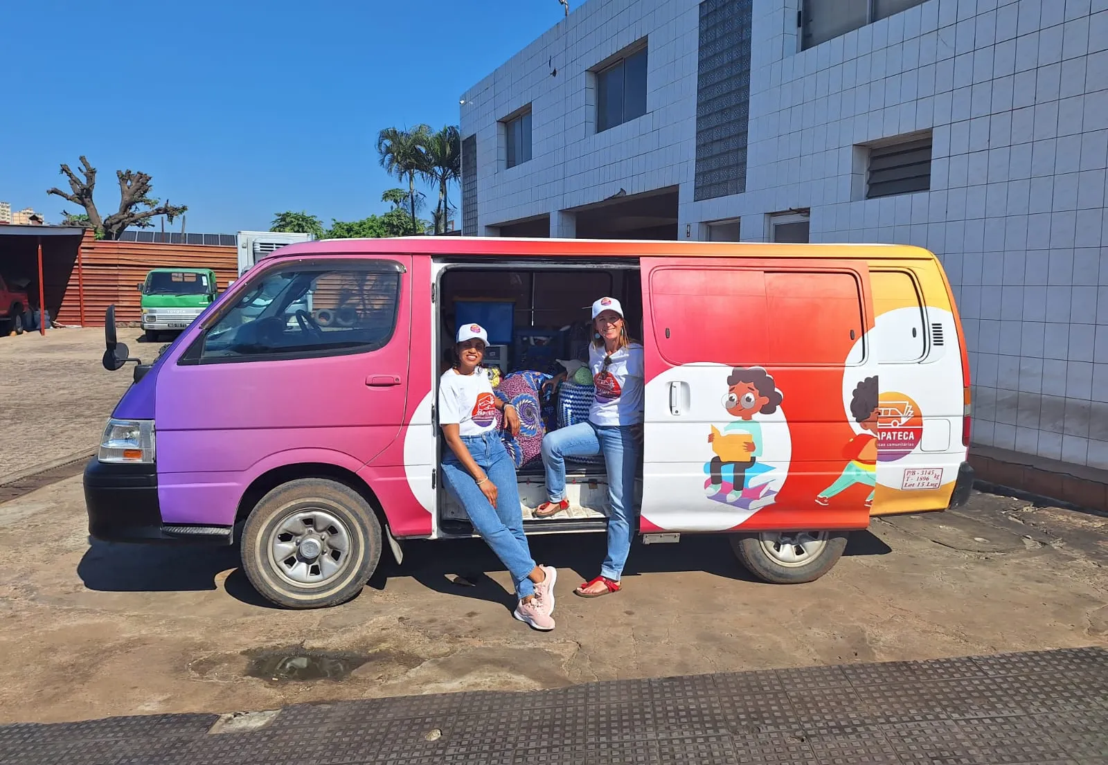 Chapateca Uma biblioteca móvel com uma missão dupla
